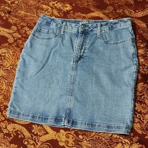 Riders by Lee, blue jean, midrise skort, size 10